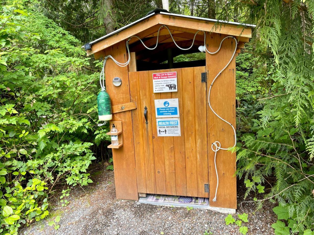 Hotel So Damn Lucky Glamping à Ucluelet Extérieur photo