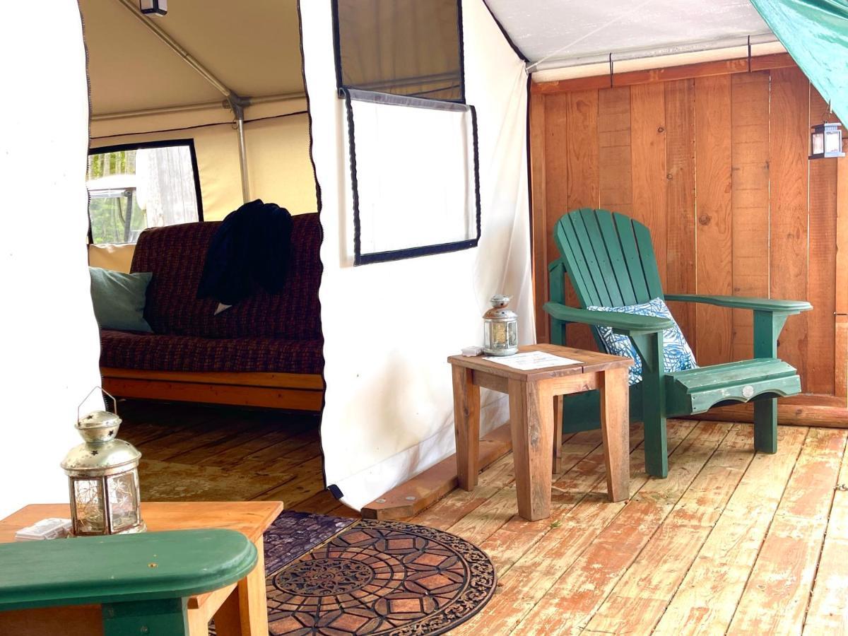 Hotel So Damn Lucky Glamping à Ucluelet Extérieur photo