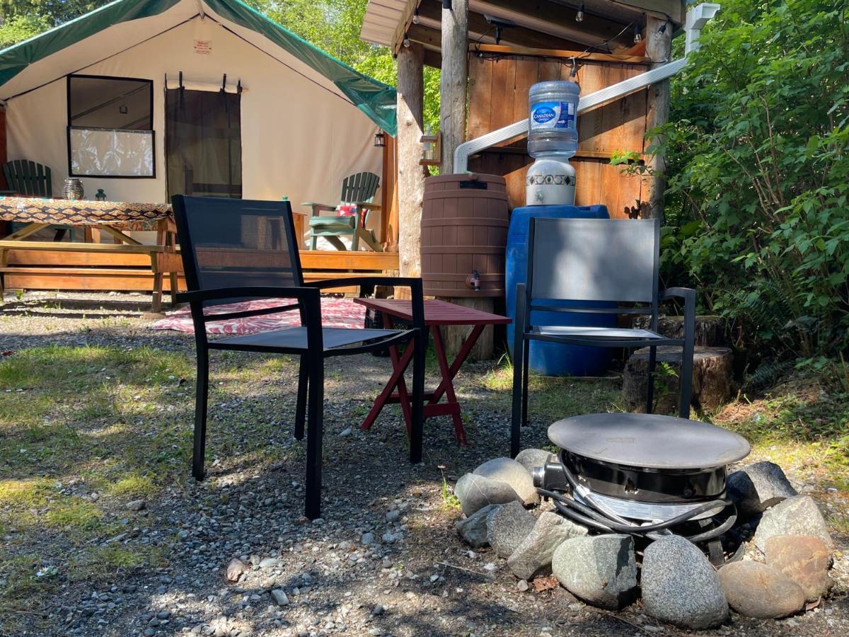 Hotel So Damn Lucky Glamping à Ucluelet Extérieur photo