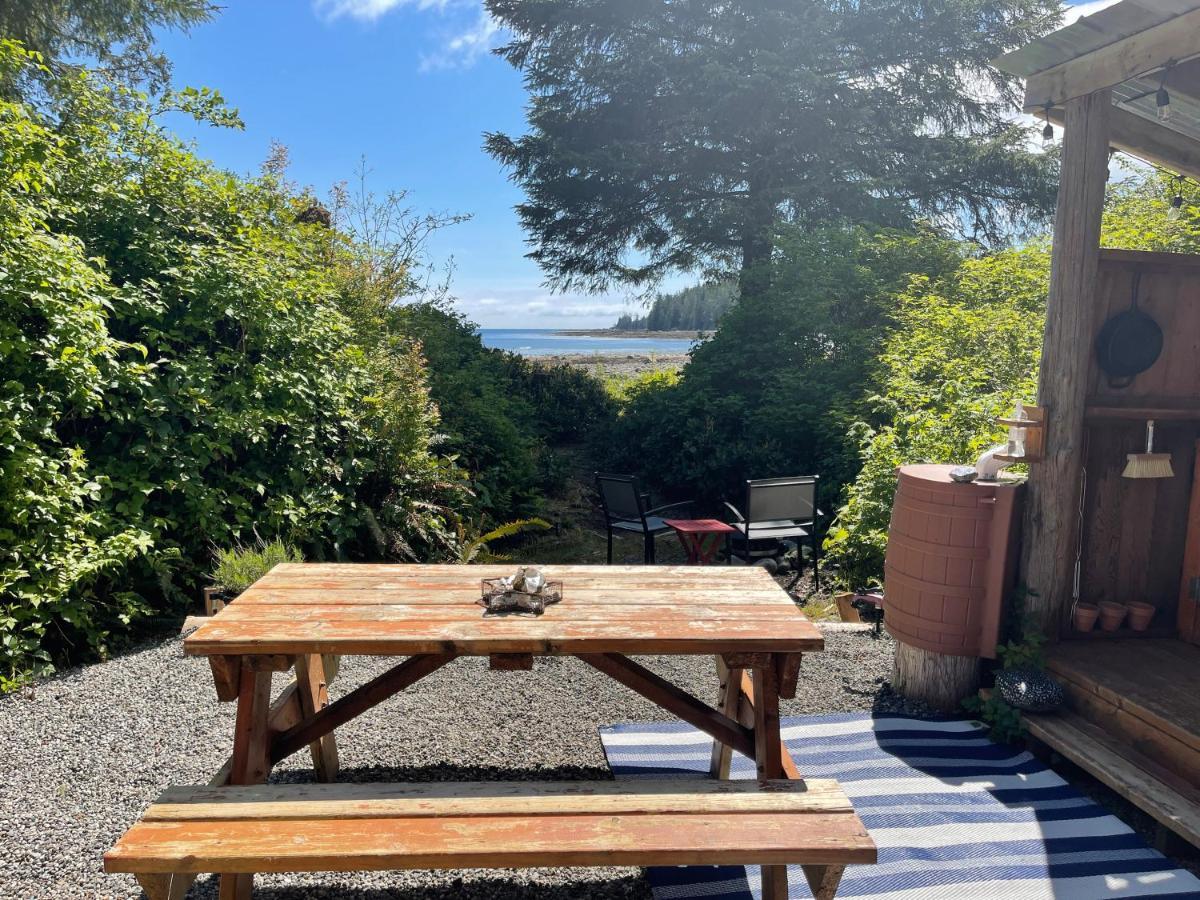 Hotel So Damn Lucky Glamping à Ucluelet Extérieur photo