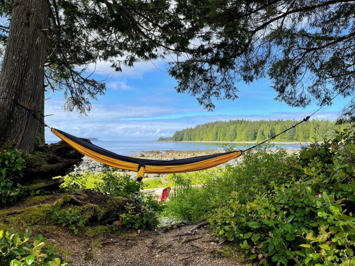 Hotel So Damn Lucky Glamping à Ucluelet Extérieur photo