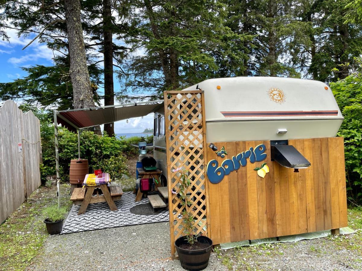 Hotel So Damn Lucky Glamping à Ucluelet Extérieur photo