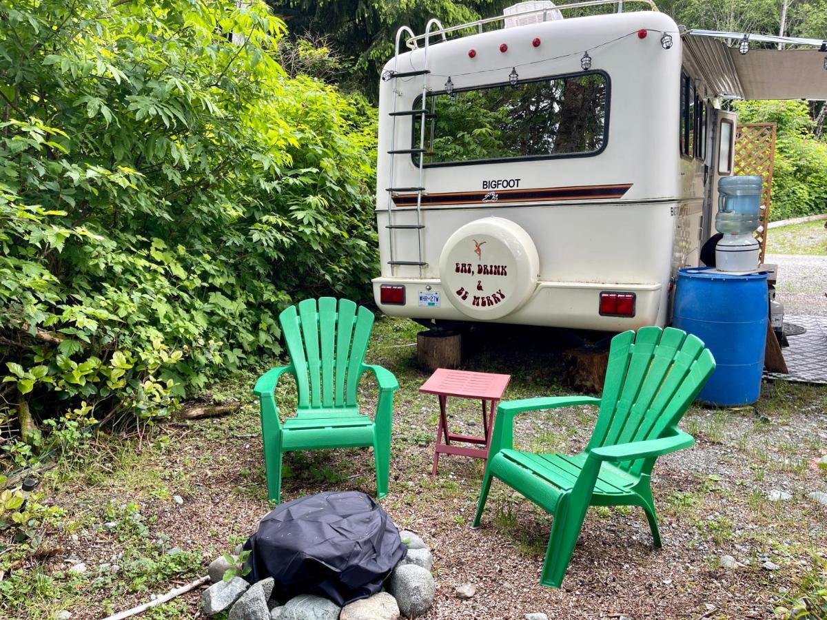 Hotel So Damn Lucky Glamping à Ucluelet Extérieur photo