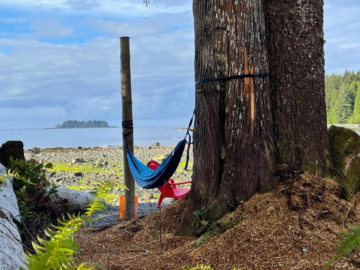 Hotel So Damn Lucky Glamping à Ucluelet Extérieur photo