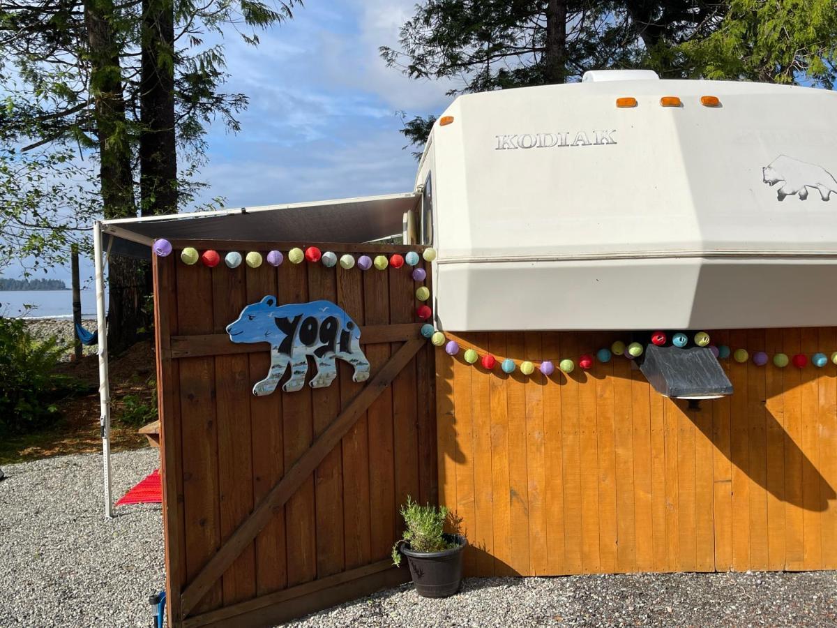 Hotel So Damn Lucky Glamping à Ucluelet Extérieur photo