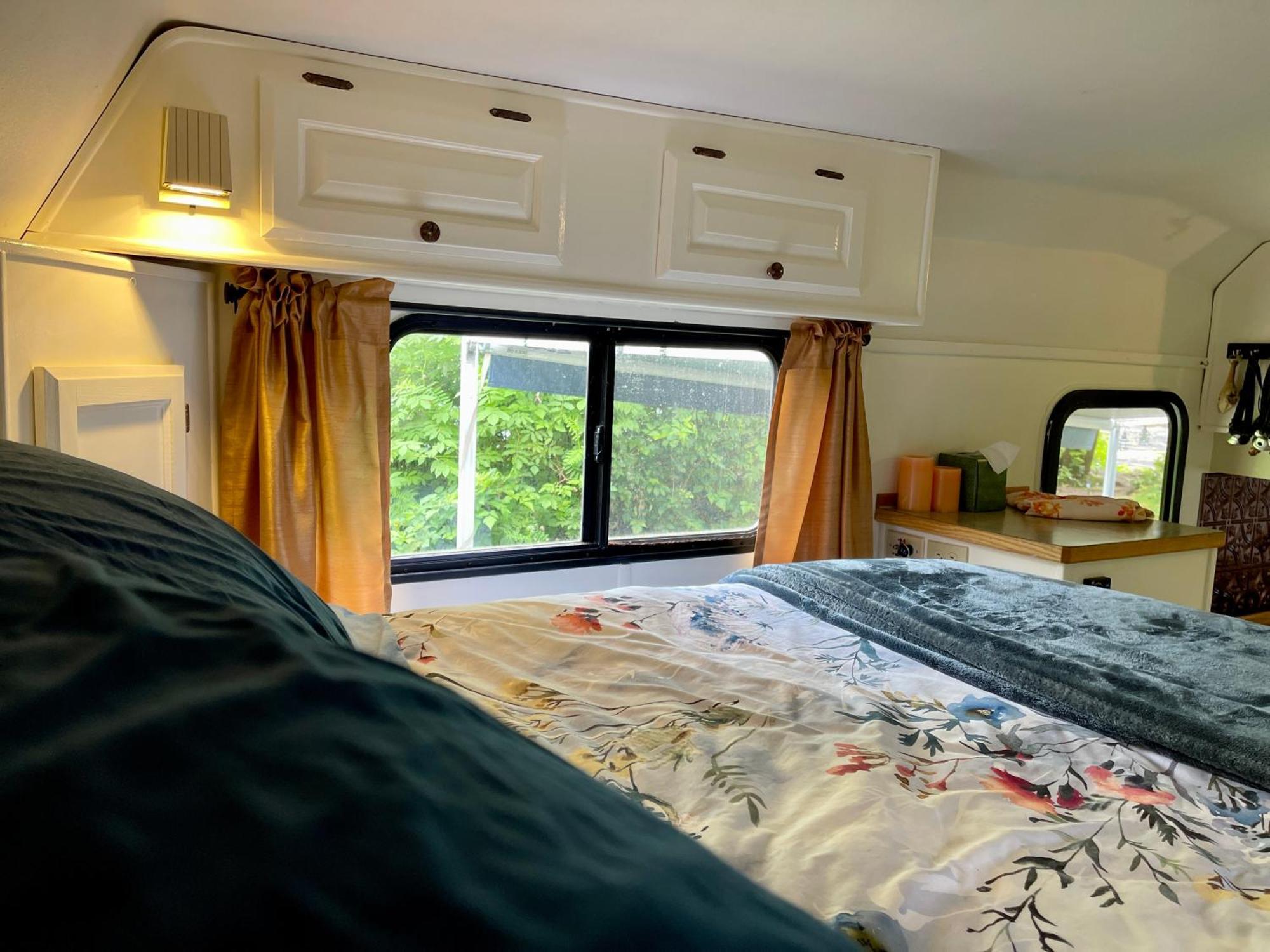 Hotel So Damn Lucky Glamping à Ucluelet Extérieur photo
